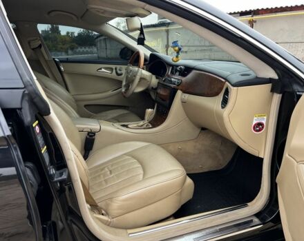 Чорний Мерседес CLS серия, об'ємом двигуна 3.5 л та пробігом 180 тис. км за 7500 $, фото 6 на Automoto.ua
