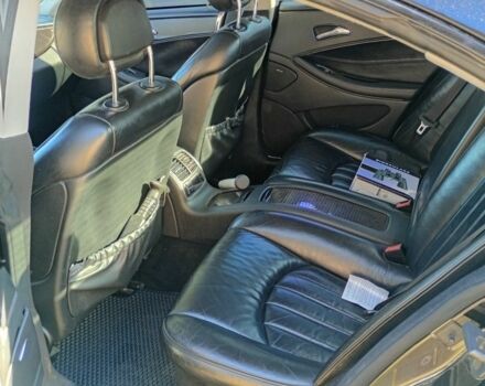 Черный Мерседес CLS серия, объемом двигателя 3.5 л и пробегом 270 тыс. км за 10000 $, фото 8 на Automoto.ua