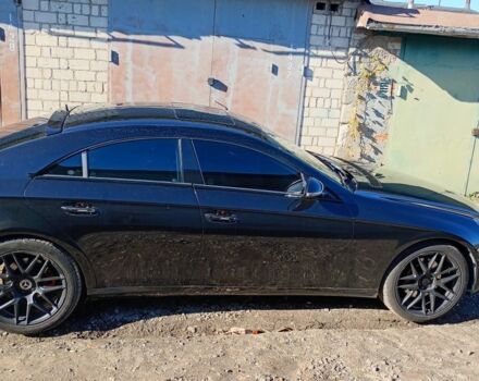 Черный Мерседес CLS серия, объемом двигателя 3.5 л и пробегом 270 тыс. км за 10000 $, фото 2 на Automoto.ua