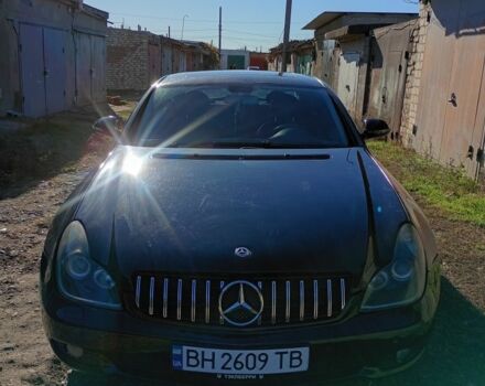 Черный Мерседес CLS серия, объемом двигателя 3.5 л и пробегом 270 тыс. км за 10000 $, фото 1 на Automoto.ua