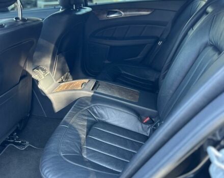 Черный Мерседес CLS серия, объемом двигателя 2.1 л и пробегом 280 тыс. км за 20800 $, фото 18 на Automoto.ua