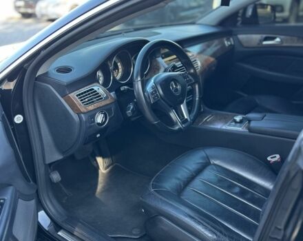 Черный Мерседес CLS серия, объемом двигателя 2.1 л и пробегом 280 тыс. км за 20800 $, фото 20 на Automoto.ua
