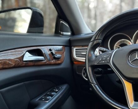 Черный Мерседес CLS серия, объемом двигателя 4.7 л и пробегом 195 тыс. км за 17000 $, фото 13 на Automoto.ua