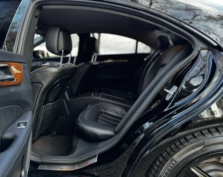 Черный Мерседес CLS серия, объемом двигателя 4.7 л и пробегом 195 тыс. км за 17000 $, фото 9 на Automoto.ua