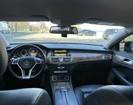 Черный Мерседес CLS серия, объемом двигателя 2.1 л и пробегом 280 тыс. км за 20800 $, фото 19 на Automoto.ua