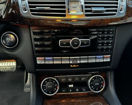 Черный Мерседес CLS серия, объемом двигателя 4.7 л и пробегом 195 тыс. км за 17000 $, фото 17 на Automoto.ua
