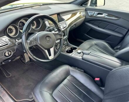 Черный Мерседес CLS серия, объемом двигателя 4.7 л и пробегом 83 тыс. км за 7500 $, фото 11 на Automoto.ua