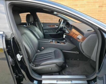 Черный Мерседес CLS серия, объемом двигателя 4.7 л и пробегом 86 тыс. км за 10000 $, фото 9 на Automoto.ua