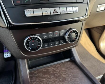 Черный Мерседес CLS серия, объемом двигателя 3 л и пробегом 198 тыс. км за 39999 $, фото 13 на Automoto.ua