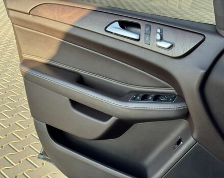 Черный Мерседес CLS серия, объемом двигателя 3 л и пробегом 198 тыс. км за 39999 $, фото 8 на Automoto.ua