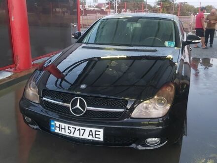 Черный Мерседес CLS серия, объемом двигателя 3 л и пробегом 300 тыс. км за 11500 $, фото 1 на Automoto.ua