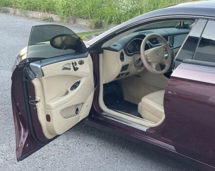 Красный Мерседес CLS серия, объемом двигателя 5 л и пробегом 151 тыс. км за 9500 $, фото 7 на Automoto.ua