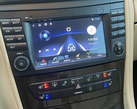 Красный Мерседес CLS серия, объемом двигателя 5 л и пробегом 151 тыс. км за 9500 $, фото 17 на Automoto.ua
