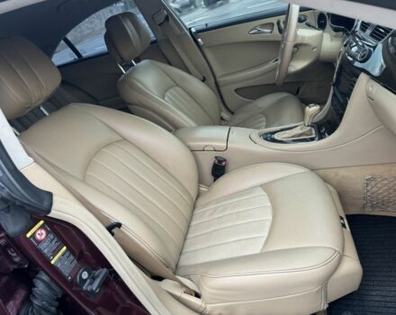 Червоний Мерседес CLS серия, об'ємом двигуна 5 л та пробігом 152 тис. км за 8999 $, фото 12 на Automoto.ua