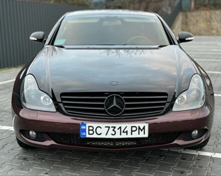 Червоний Мерседес CLS серия, об'ємом двигуна 5 л та пробігом 152 тис. км за 8999 $, фото 6 на Automoto.ua