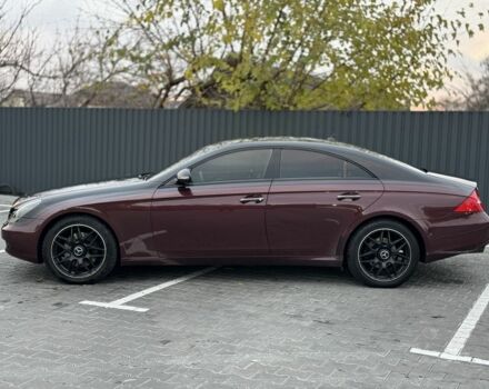 Червоний Мерседес CLS серия, об'ємом двигуна 5 л та пробігом 152 тис. км за 8999 $, фото 4 на Automoto.ua
