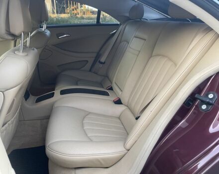 Красный Мерседес CLS серия, объемом двигателя 5 л и пробегом 151 тыс. км за 9500 $, фото 12 на Automoto.ua