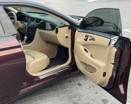 Червоний Мерседес CLS серия, об'ємом двигуна 5 л та пробігом 152 тис. км за 8999 $, фото 11 на Automoto.ua