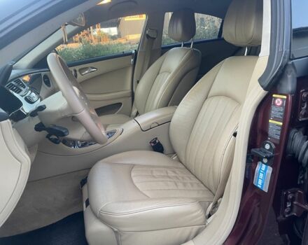 Красный Мерседес CLS серия, объемом двигателя 5 л и пробегом 151 тыс. км за 9500 $, фото 11 на Automoto.ua