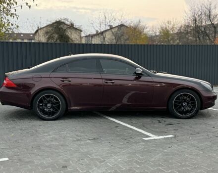 Червоний Мерседес CLS серия, об'ємом двигуна 5 л та пробігом 152 тис. км за 8999 $, фото 1 на Automoto.ua