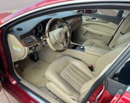 Красный Мерседес CLS серия, объемом двигателя 4.7 л и пробегом 132 тыс. км за 18700 $, фото 8 на Automoto.ua