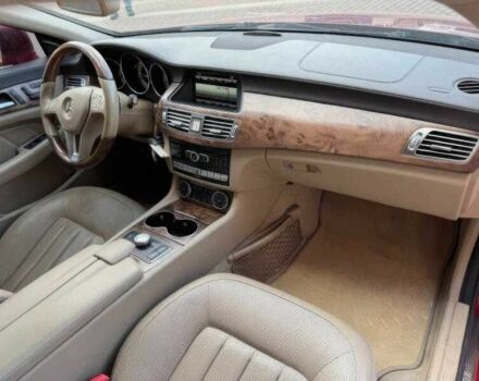 Красный Мерседес CLS серия, объемом двигателя 4.7 л и пробегом 132 тыс. км за 18700 $, фото 15 на Automoto.ua
