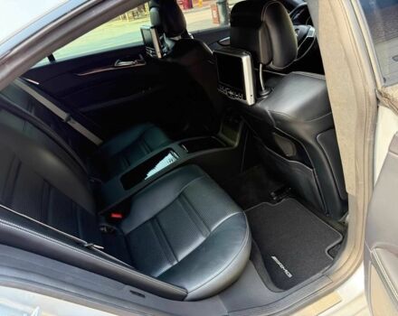 Серый Мерседес CLS серия, объемом двигателя 5.5 л и пробегом 89 тыс. км за 13300 $, фото 13 на Automoto.ua