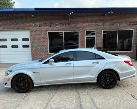 Серый Мерседес CLS серия, объемом двигателя 5.5 л и пробегом 89 тыс. км за 13300 $, фото 3 на Automoto.ua