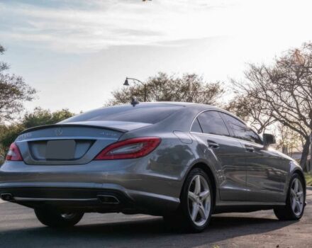 Серый Мерседес CLS серия, объемом двигателя 4.7 л и пробегом 83 тыс. км за 9500 $, фото 5 на Automoto.ua