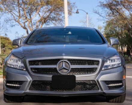Серый Мерседес CLS серия, объемом двигателя 4.7 л и пробегом 83 тыс. км за 9500 $, фото 1 на Automoto.ua