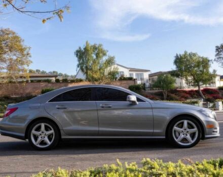 Серый Мерседес CLS серия, объемом двигателя 4.7 л и пробегом 83 тыс. км за 9500 $, фото 3 на Automoto.ua