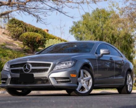 Серый Мерседес CLS серия, объемом двигателя 4.7 л и пробегом 83 тыс. км за 9500 $, фото 2 на Automoto.ua