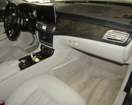 Серый Мерседес CLS серия, объемом двигателя 0 л и пробегом 200 тыс. км за 14500 $, фото 12 на Automoto.ua