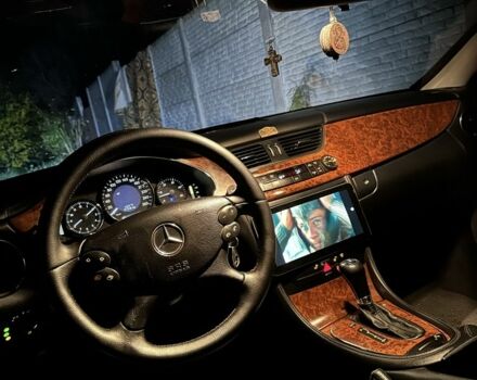 Синий Мерседес CLS серия, объемом двигателя 3 л и пробегом 262 тыс. км за 8800 $, фото 2 на Automoto.ua