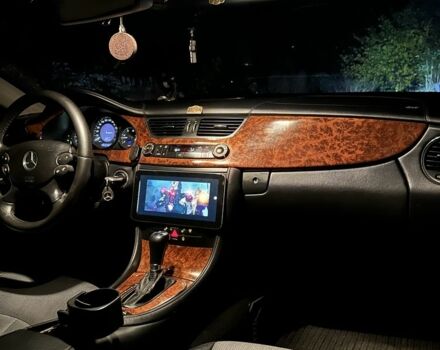 Синий Мерседес CLS серия, объемом двигателя 3 л и пробегом 262 тыс. км за 8800 $, фото 1 на Automoto.ua