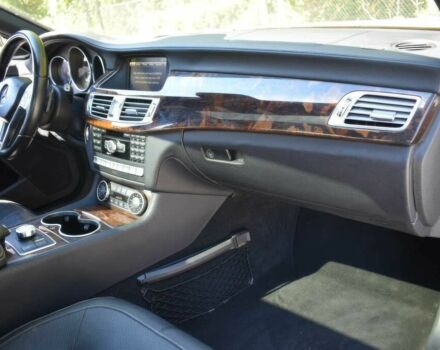 Синий Мерседес CLS серия, объемом двигателя 4.7 л и пробегом 87 тыс. км за 17900 $, фото 9 на Automoto.ua