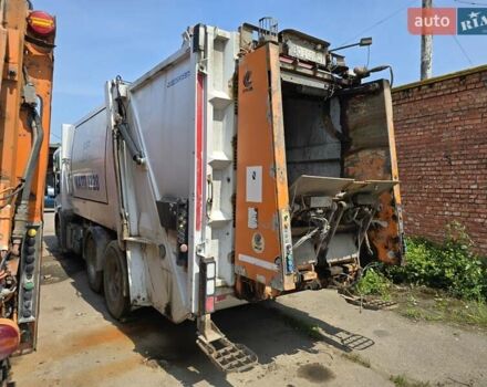 Білий Мерседес Econic, об'ємом двигуна 7.2 л та пробігом 350 тис. км за 35000 $, фото 3 на Automoto.ua