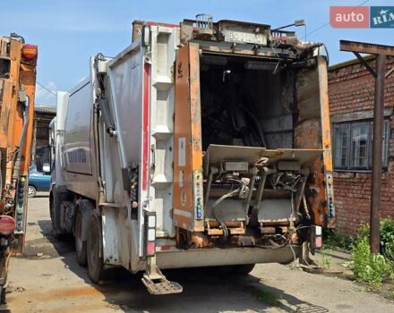Білий Мерседес Econic, об'ємом двигуна 7.2 л та пробігом 350 тис. км за 35000 $, фото 4 на Automoto.ua