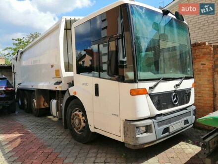 Мерседес Econic 2010 в Луцке на Automoto.ua Белый Мерседес Econic, объемом двигателя 80 л и пробегом 250 тыс. км за 17500 $, фото 1 на Automoto.ua