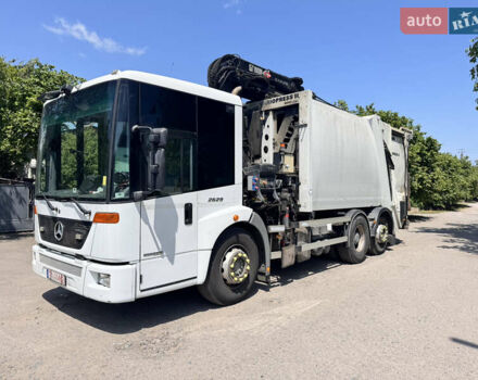 Бежевий Мерседес Econic, об'ємом двигуна 0 л та пробігом 183 тис. км за 64000 $, фото 2 на Automoto.ua