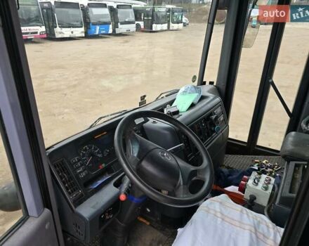 Мерседес Econic 2008 в Ровно на Automoto.ua Оранжевый Мерседес Econic, объемом двигателя 6.37 л и пробегом 350 тыс. км за 27999 $, фото 12 на Automoto.ua