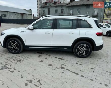 Белый Мерседес EQB, объемом двигателя 0 л и пробегом 26 тыс. км за 30800 $, фото 6 на Automoto.ua