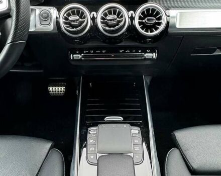 Белый Мерседес EQB, объемом двигателя 0 л и пробегом 26 тыс. км за 30800 $, фото 12 на Automoto.ua