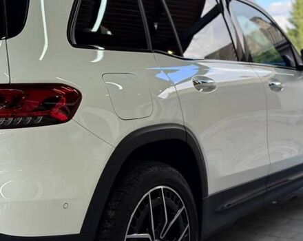 Белый Мерседес EQB, объемом двигателя 0 л и пробегом 76 тыс. км за 31950 $, фото 4 на Automoto.ua