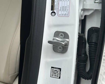 Білий Мерседес EQB, об'ємом двигуна 0 л та пробігом 14 тис. км за 38000 $, фото 28 на Automoto.ua