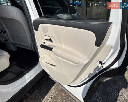 Белый Мерседес EQB, объемом двигателя 0 л и пробегом 5 тыс. км за 20650 $, фото 24 на Automoto.ua