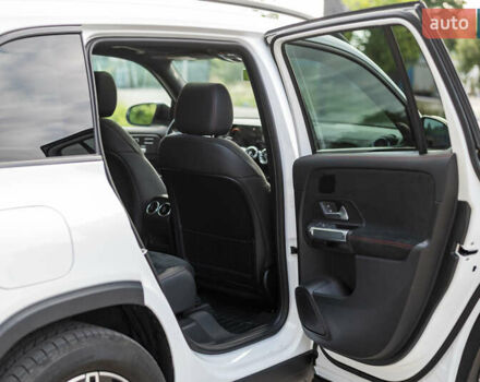 Белый Мерседес EQB, объемом двигателя 0 л и пробегом 15 тыс. км за 33000 $, фото 34 на Automoto.ua