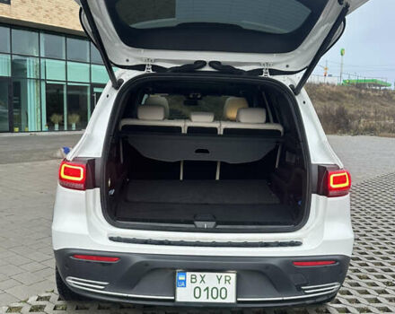 Білий Мерседес EQB, об'ємом двигуна 0 л та пробігом 14 тис. км за 38000 $, фото 29 на Automoto.ua