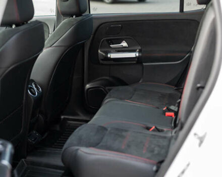 Белый Мерседес EQB, объемом двигателя 0 л и пробегом 15 тыс. км за 33000 $, фото 39 на Automoto.ua