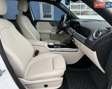 Белый Мерседес EQB, объемом двигателя 0 л и пробегом 26 тыс. км за 29500 $, фото 20 на Automoto.ua